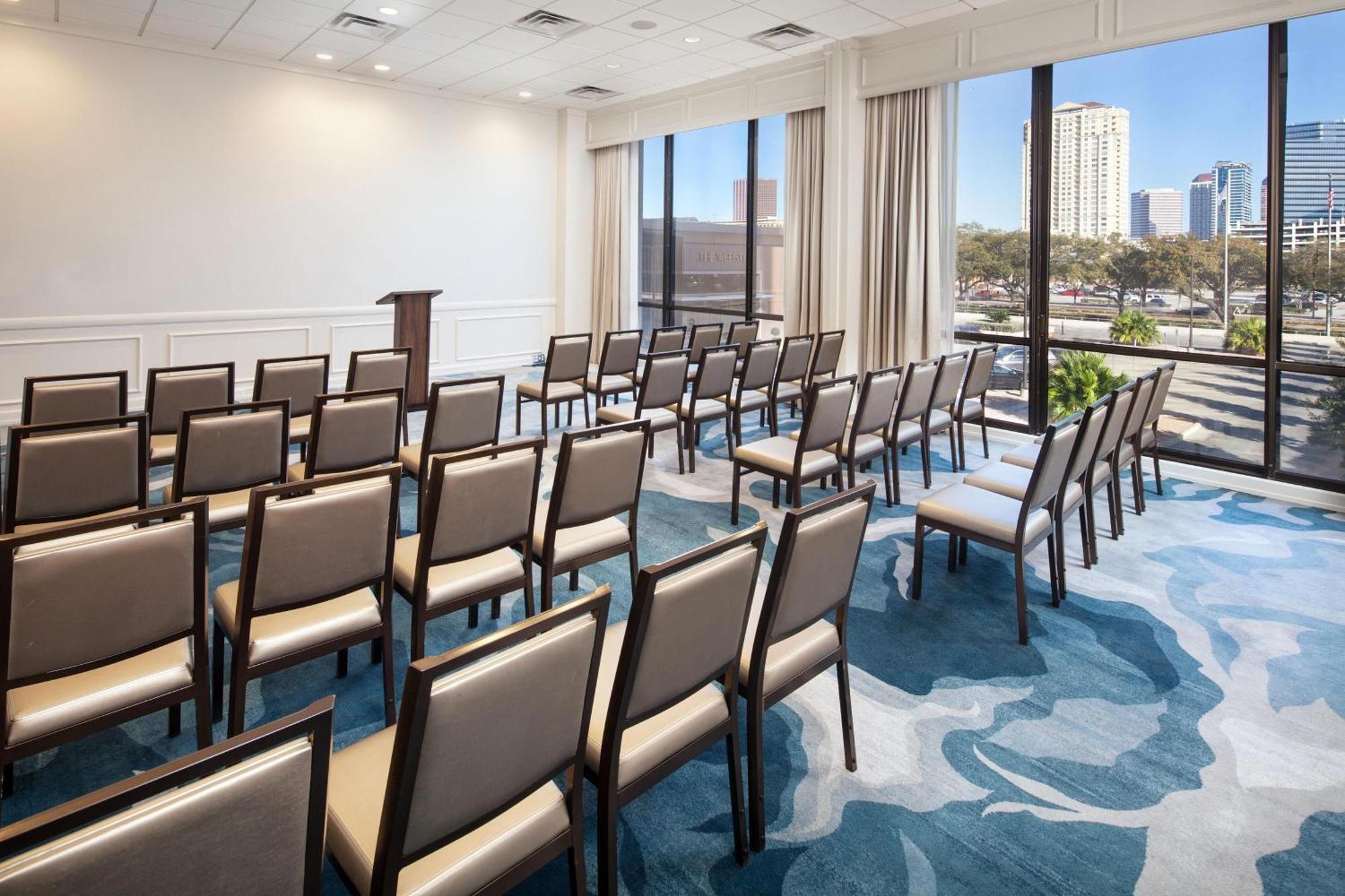 The Westin Oaks At The Galleria Hotel 4*