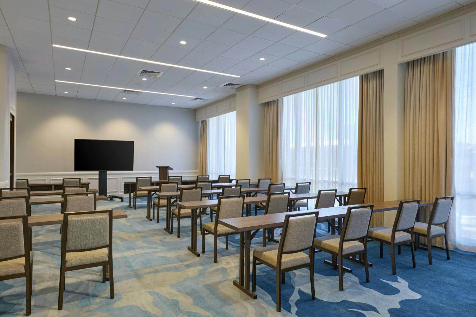 The Westin Oaks At The Galleria Hotel
