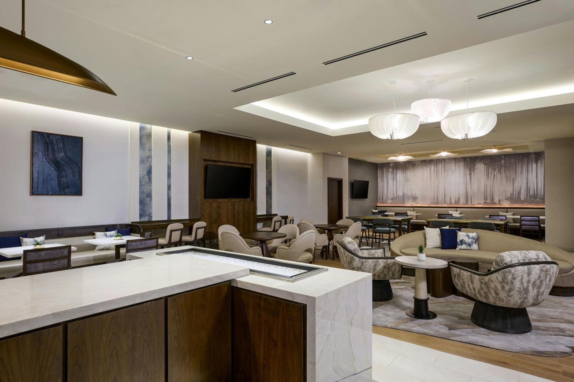 The Westin Oaks At The Galleria Hotel 4*