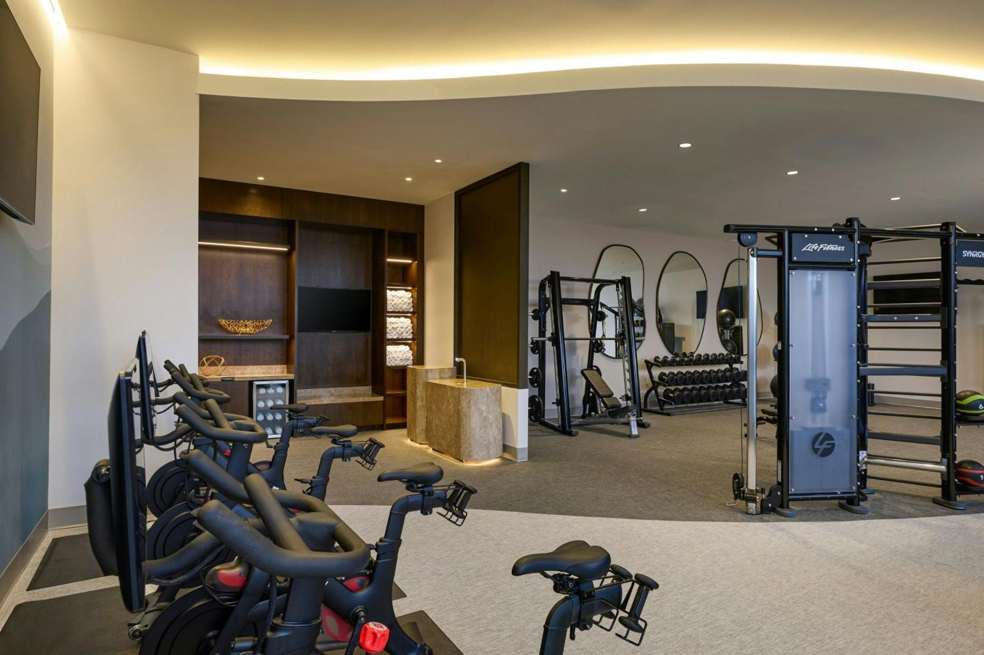 The Westin Oaks At The Galleria Hotel 4*